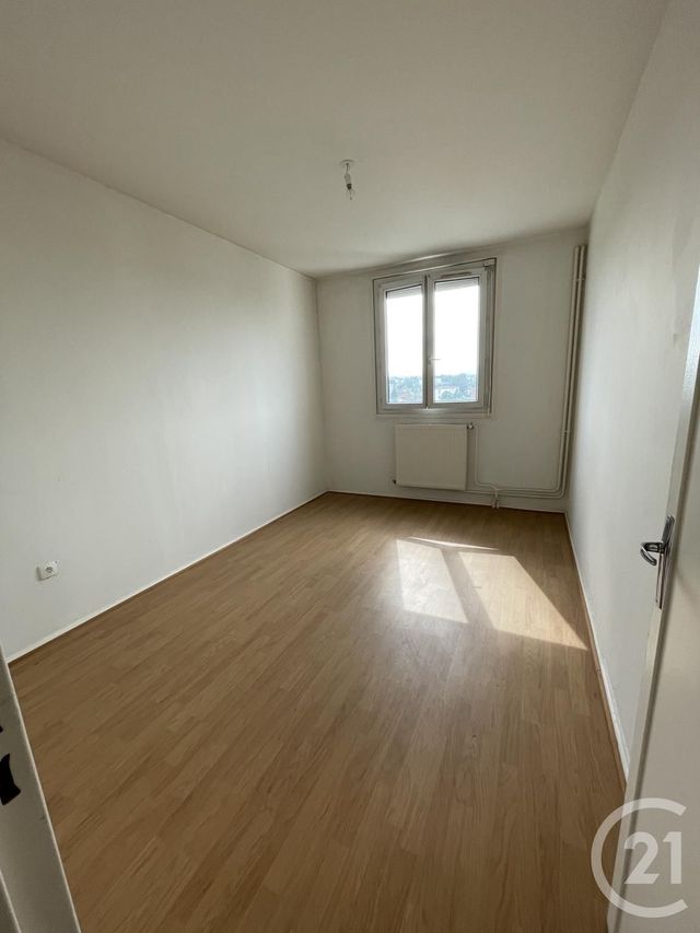 Afficher la photo en grand Appartement F4 à louer - 4 pièces - 79.43 m2 - VILLEFRANCHE SUR SAONE - 69 - RHONE-ALPES - Century 21 Coquillat Immobilier
