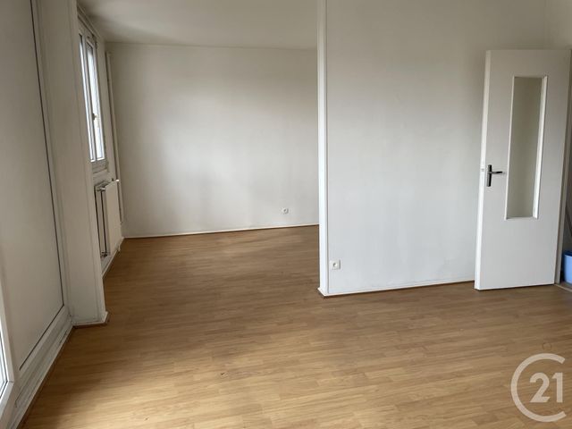 Afficher la photo en grand Appartement F4 à louer - 4 pièces - 79.43 m2 - VILLEFRANCHE SUR SAONE - 69 - RHONE-ALPES - Century 21 Coquillat Immobilier