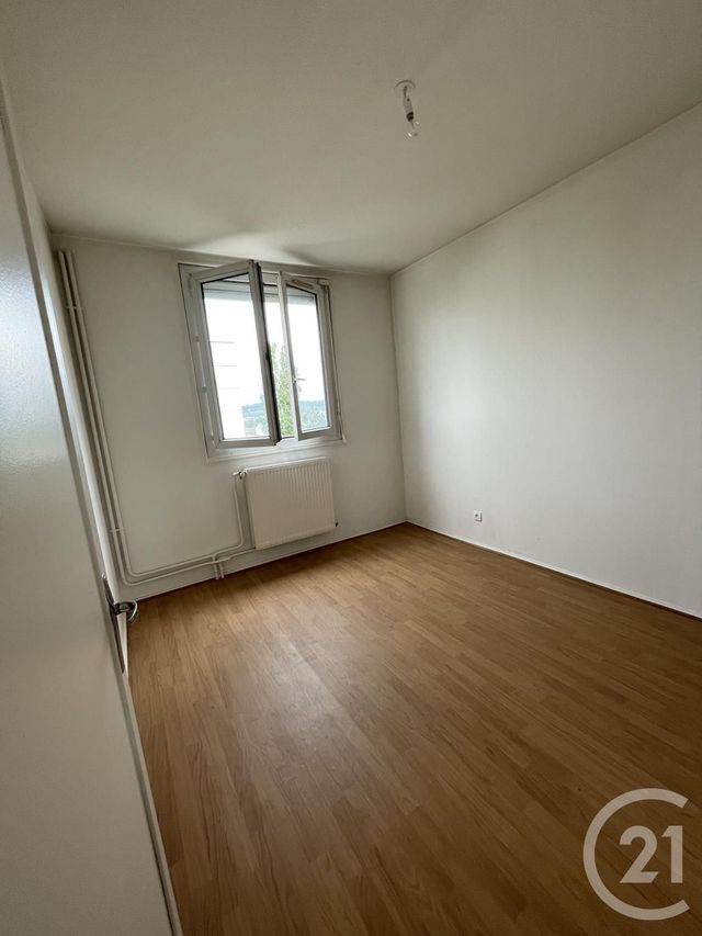 Afficher la photo en grand Appartement F4 à louer - 4 pièces - 79.43 m2 - VILLEFRANCHE SUR SAONE - 69 - RHONE-ALPES - Century 21 Coquillat Immobilier