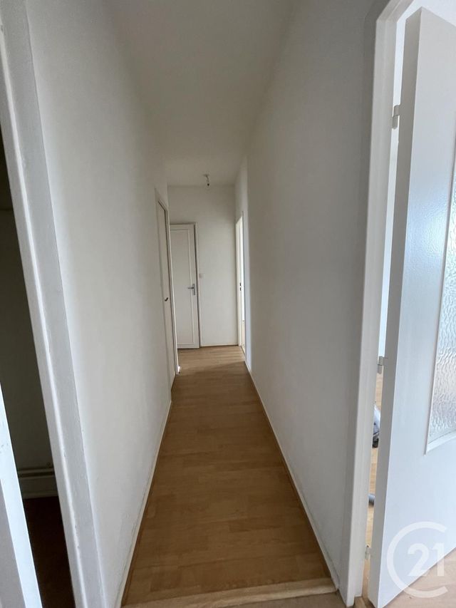 Afficher la photo en grand Appartement F4 à louer - 4 pièces - 79.43 m2 - VILLEFRANCHE SUR SAONE - 69 - RHONE-ALPES - Century 21 Coquillat Immobilier