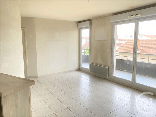 Afficher la photo en grand Appartement T4 à vendre - 4 pièces - 72.76 m2 - VILLEFRANCHE SUR SAONE - 69 - RHONE-ALPES - Century 21 Coquillat Immobilier