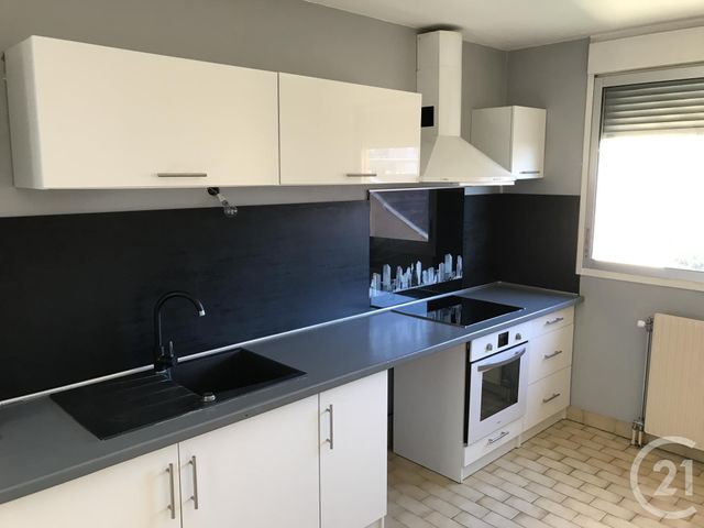 Afficher la photo en grand Appartement F3 à vendre - 3 pièces - 81.86 m2 - VILLEFRANCHE SUR SAONE - 69 - RHONE-ALPES - Century 21 Coquillat Immobilier