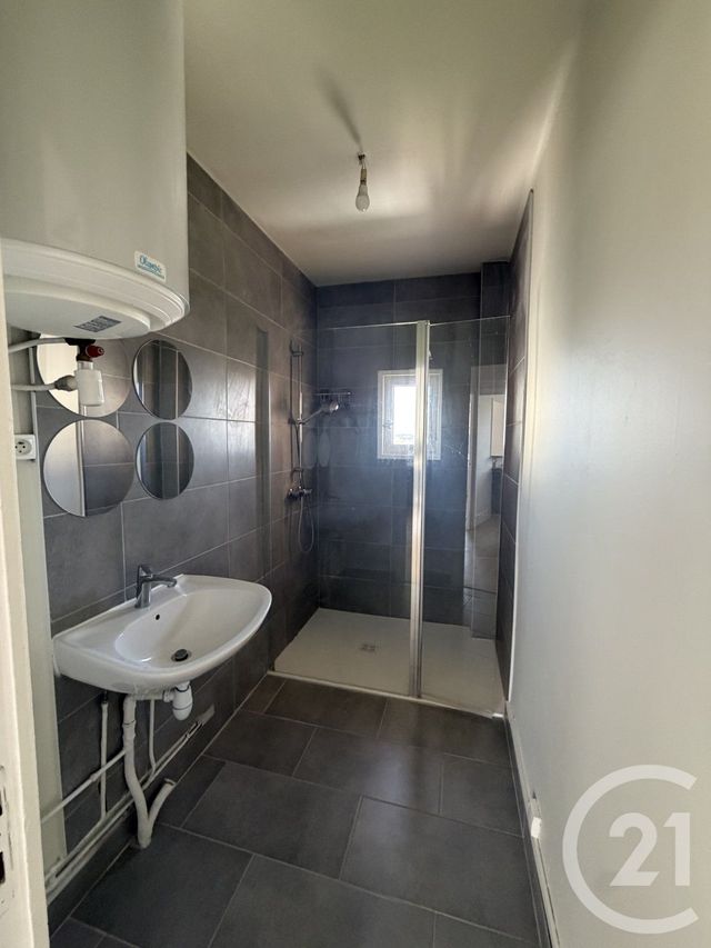 Appartement T2 à louer - 2 pièces - 44.53 m2 - VILLEFRANCHE SUR SAONE - 69 - RHONE-ALPES - Century 21 Coquillat Immobilier