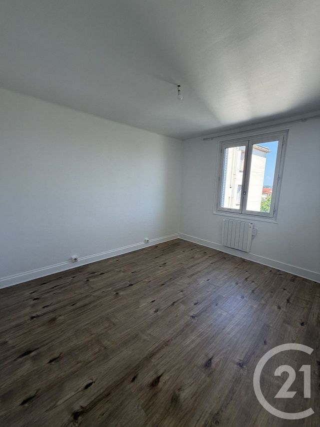 Appartement T2 à louer - 2 pièces - 44.53 m2 - VILLEFRANCHE SUR SAONE - 69 - RHONE-ALPES - Century 21 Coquillat Immobilier