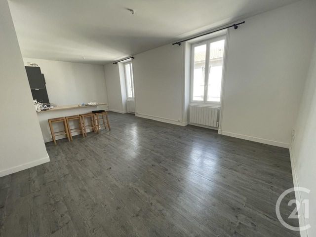 Appartement F3 à louer - 3 pièces - 74.76 m2 - VILLEFRANCHE SUR SAONE - 69 - RHONE-ALPES - Century 21 Coquillat Immobilier