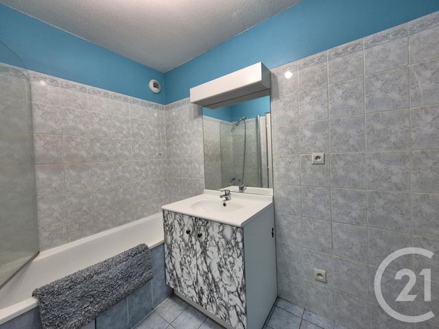 Appartement T3 à vendre - 4 pièces - 65.04 m2 - VILLEFRANCHE SUR SAONE - 69 - RHONE-ALPES - Century 21 Coquillat Immobilier