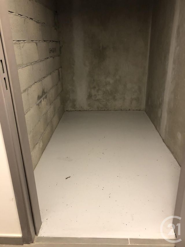 parking à louer - 3.54 m2 - VILLEFRANCHE SUR SAONE - 69 - RHONE-ALPES - Century 21 Coquillat Immobilier