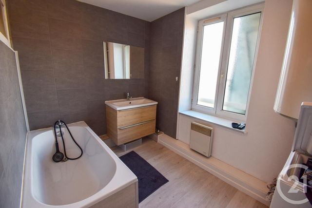 Appartement F3 à vendre - 3 pièces - 71.0 m2 - ST GEORGES DE RENEINS - 69 - RHONE-ALPES - Century 21 Coquillat Immobilier