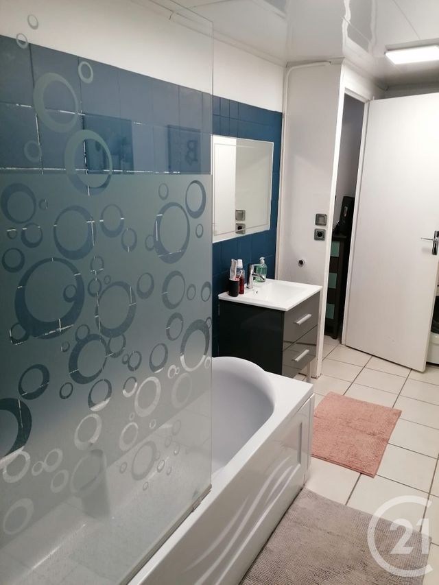 Appartement F3 à vendre - 3 pièces - 70.21 m2 - VILLEFRANCHE SUR SAONE - 69 - RHONE-ALPES - Century 21 Coquillat Immobilier