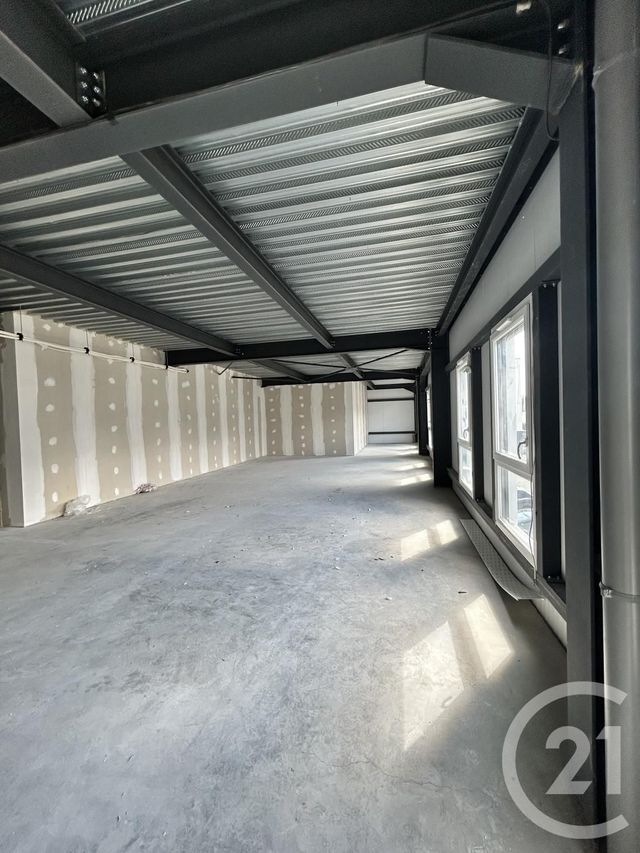 Afficher la photo en grand Appartement Local à louer - 1 pièce - 95.0 m2 - VILLEFRANCHE SUR SAONE - 69 - RHONE-ALPES - Century 21 Coquillat Immobilier