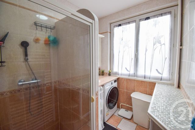 Afficher la photo en grand Appartement T3 à vendre - 4 pièces - 69.41 m2 - VILLEFRANCHE SUR SAONE - 69 - RHONE-ALPES - Century 21 Coquillat Immobilier