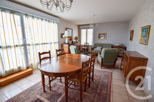 Appartement T5 à vendre - 5 pièces - 100.64 m2 - VILLEFRANCHE SUR SAONE - 69 - RHONE-ALPES - Century 21 Coquillat Immobilier