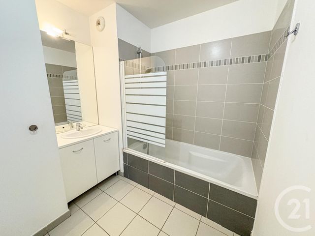 Appartement F3 à vendre - 3 pièces - 66.97 m2 - JASSANS RIOTTIER - 01 - RHONE-ALPES - Century 21 Coquillat Immobilier