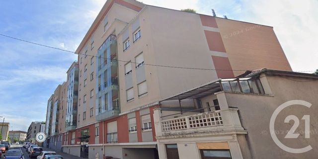 parking à louer - 15.0 m2 - VILLEFRANCHE SUR SAONE - 69 - RHONE-ALPES - Century 21 Coquillat Immobilier