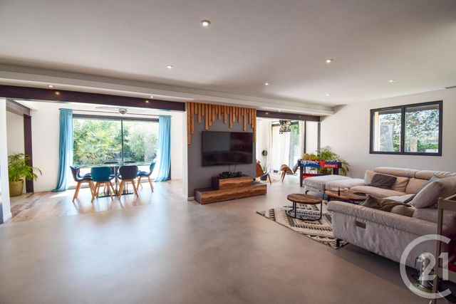 maison à louer - 6 pièces - 220.0 m2 - MORANCE - 69 - RHONE-ALPES - Century 21 Coquillat Immobilier