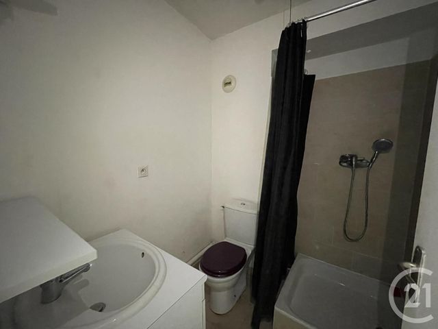 Appartement F1 à louer - 1 pièce - 22.0 m2 - VILLEFRANCHE SUR SAONE - 69 - RHONE-ALPES - Century 21 Coquillat Immobilier