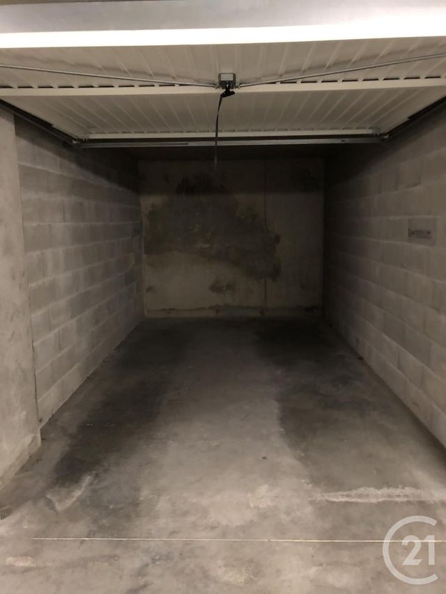 parking à louer - 15.0 m2 - VILLEFRANCHE SUR SAONE - 69 - RHONE-ALPES - Century 21 Coquillat Immobilier