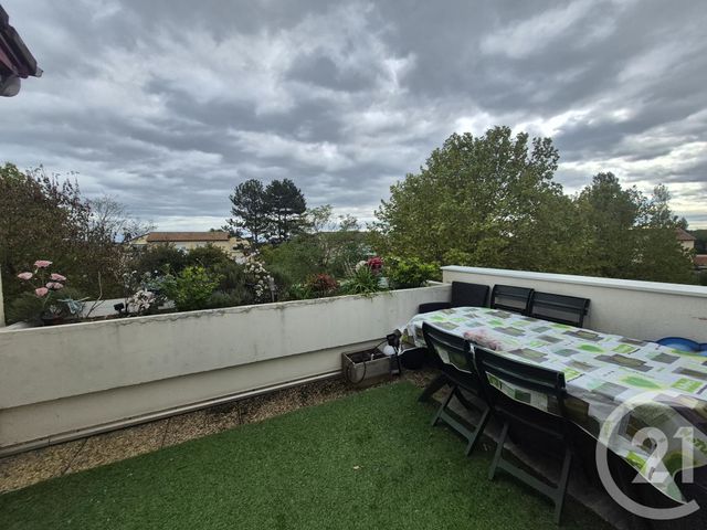 Appartement T3 à vendre - 3 pièces - 66.95 m2 - ST GEORGES DE RENEINS - 69 - RHONE-ALPES - Century 21 Coquillat Immobilier