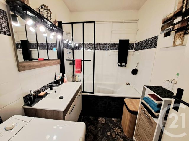 Appartement T3 à vendre - 3 pièces - 66.95 m2 - ST GEORGES DE RENEINS - 69 - RHONE-ALPES - Century 21 Coquillat Immobilier