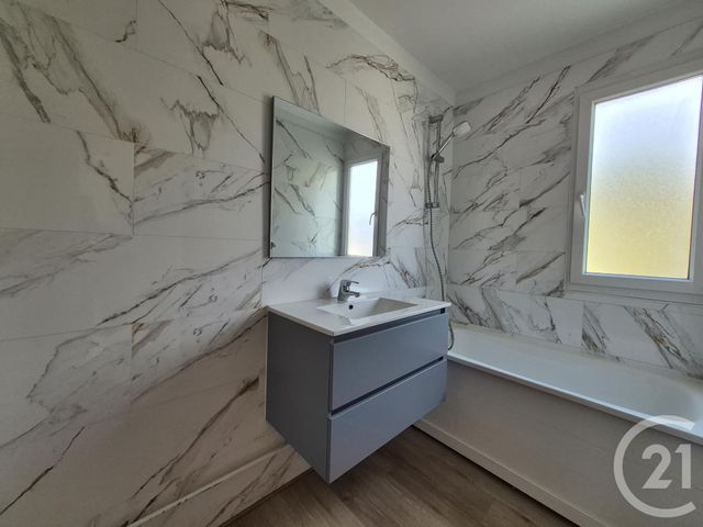 Appartement T4 à vendre - 4 pièces - 71.52 m2 - JASSANS RIOTTIER - 01 - RHONE-ALPES - Century 21 Coquillat Immobilier