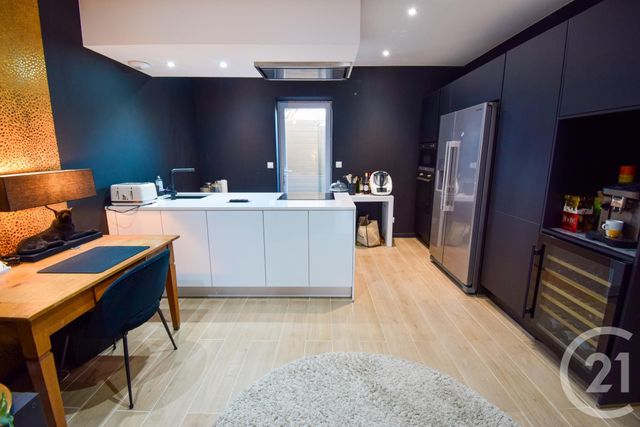 Appartement F4 à vendre - 4 pièces - 131.0 m2 - BELLEVILLE - 69 - RHONE-ALPES - Century 21 Coquillat Immobilier