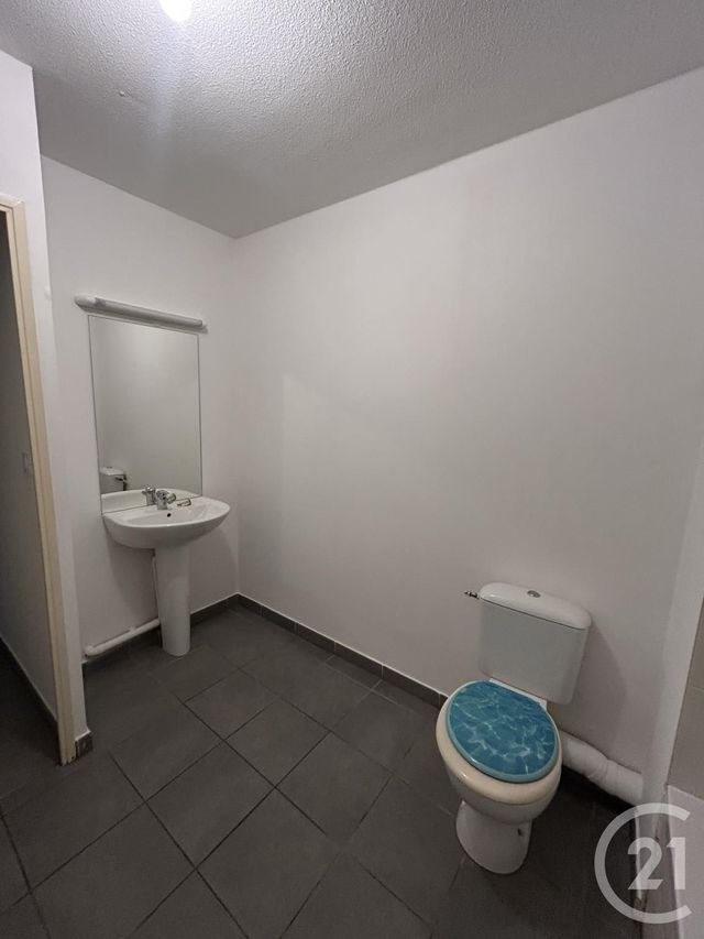 Afficher la photo en grand Appartement Studio à louer - 1 pièce - 34.0 m2 - VILLEFRANCHE SUR SAONE - 69 - RHONE-ALPES - Century 21 Coquillat Immobilier