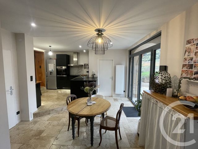 maison à louer - 5 pièces - 150.0 m2 - VAUX EN BEAUJOLAIS - 69 - RHONE-ALPES - Century 21 Coquillat Immobilier