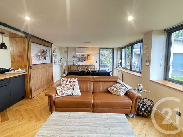 maison à louer - 5 pièces - 150.0 m2 - VAUX EN BEAUJOLAIS - 69 - RHONE-ALPES - Century 21 Coquillat Immobilier