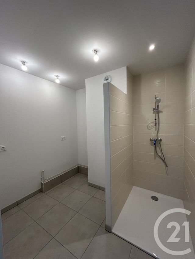 Appartement F3 à louer - 3 pièces - 67.22 m2 - VILLEFRANCHE SUR SAONE - 69 - RHONE-ALPES - Century 21 Coquillat Immobilier