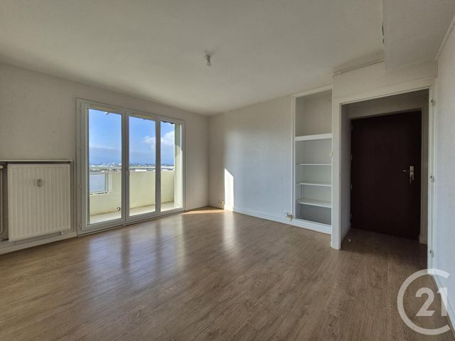 Appartement T4 à louer - 4 pièces - 71.52 m2 - JASSANS RIOTTIER - 01 - RHONE-ALPES - Century 21 Coquillat Immobilier