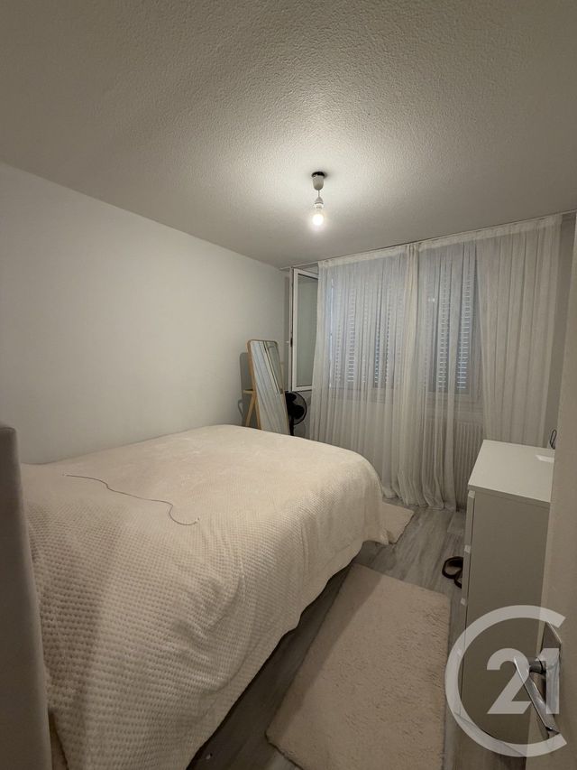 Appartement F4 à louer - 4 pièces - 79.2 m2 - VILLEFRANCHE SUR SAONE - 69 - RHONE-ALPES - Century 21 Coquillat Immobilier