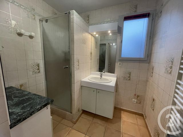 Appartement F3 à louer - 3 pièces - 76.0 m2 - VILLEFRANCHE SUR SAONE - 69 - RHONE-ALPES - Century 21 Coquillat Immobilier