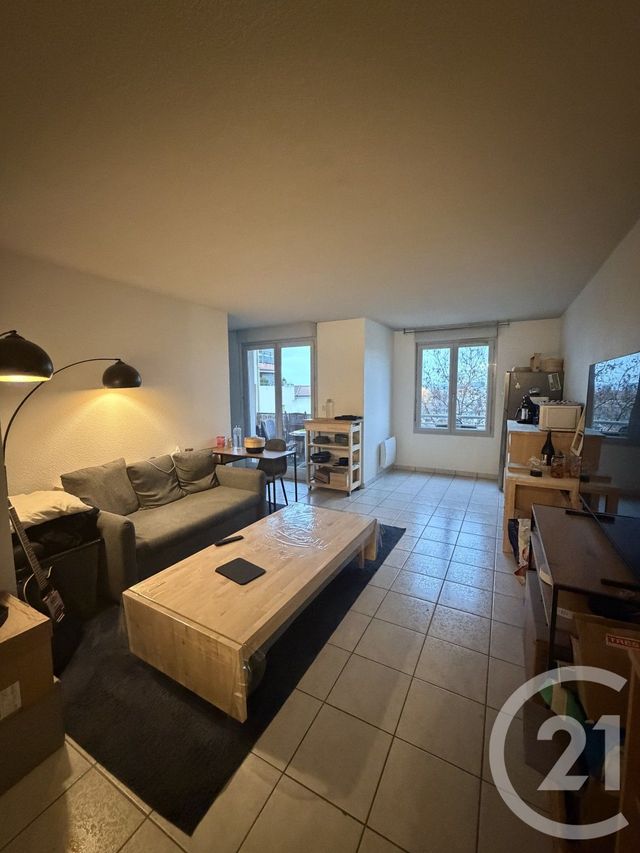 Appartement F2 à louer - 2 pièces - 53.49 m2 - VILLEFRANCHE SUR SAONE - 69 - RHONE-ALPES - Century 21 Coquillat Immobilier