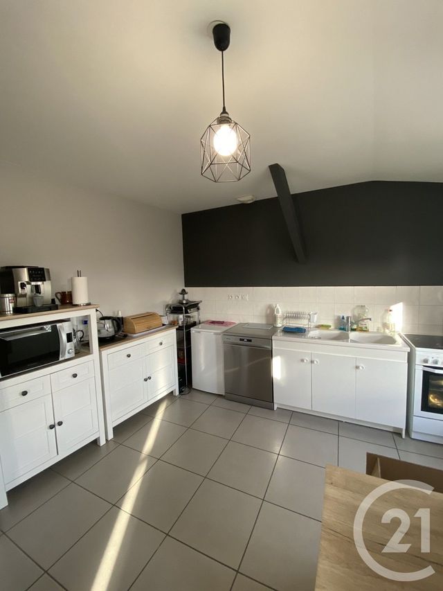 Appartement F3 à louer - 3 pièces - 77.0 m2 - TREVOUX - 01 - RHONE-ALPES - Century 21 Coquillat Immobilier