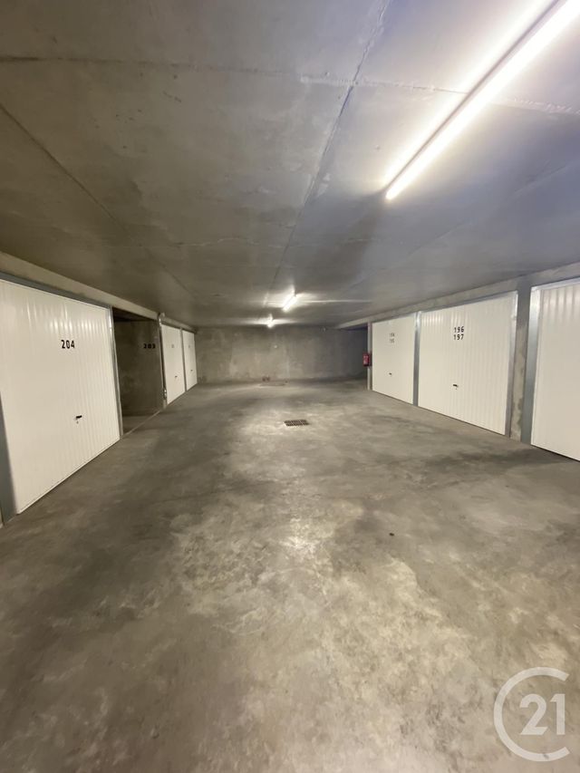 parking à louer - 24.0 m2 - VILLEFRANCHE SUR SAONE - 69 - RHONE-ALPES - Century 21 Coquillat Immobilier
