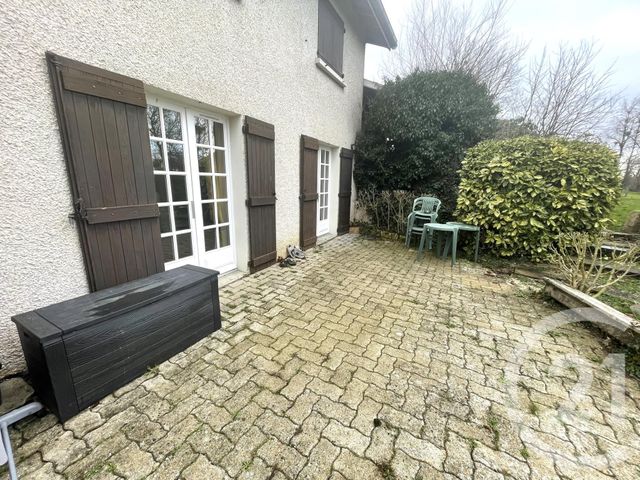 Appartement F3 à louer - 3 pièces - 60.3 m2 - CHALEINS - 01 - RHONE-ALPES - Century 21 Coquillat Immobilier