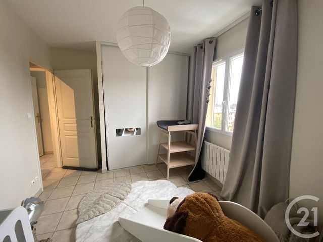 Appartement F3 à louer - 3 pièces - 75.0 m2 - FAREINS - 01 - RHONE-ALPES - Century 21 Coquillat Immobilier