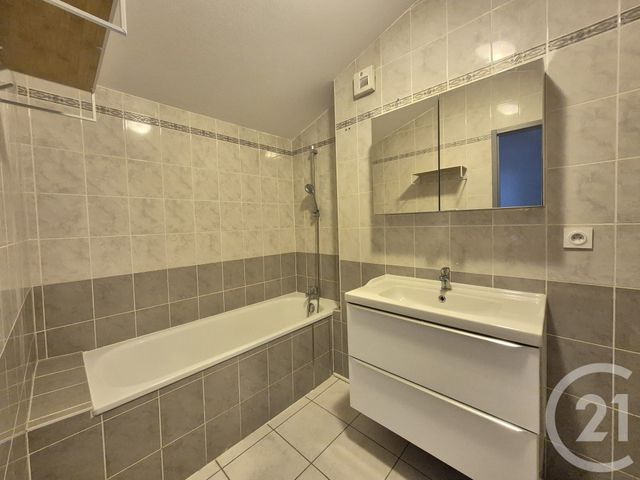 Appartement T3 à vendre - 3 pièces - 63.82 m2 - VILLEFRANCHE SUR SAONE - 69 - RHONE-ALPES - Century 21 Coquillat Immobilier