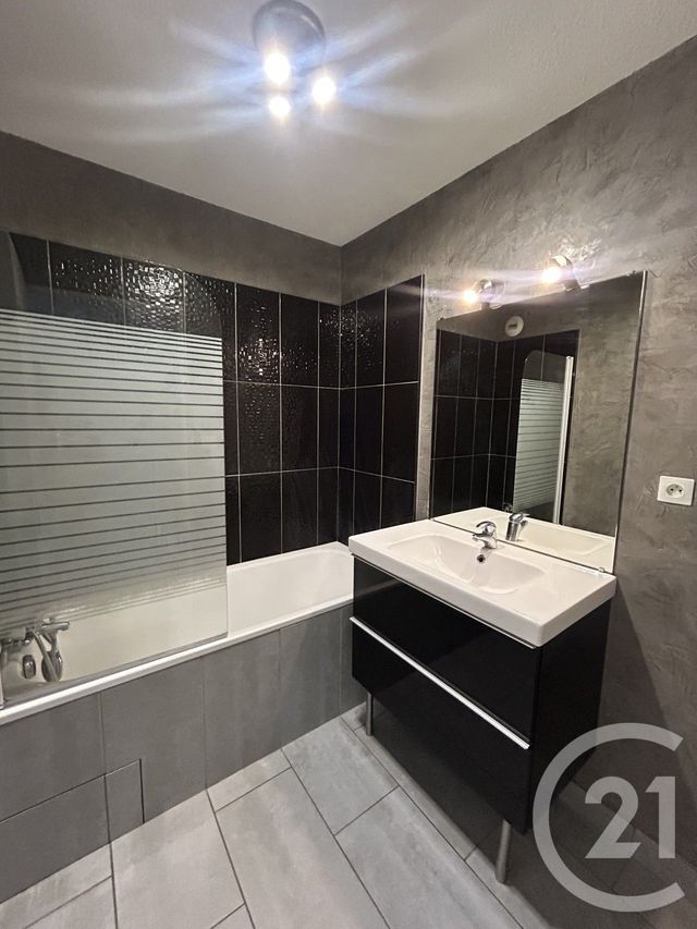 Appartement F2 bis à louer - 2 pièces - 55.67 m2 - LIMAS - 69 - RHONE-ALPES - Century 21 Coquillat Immobilier