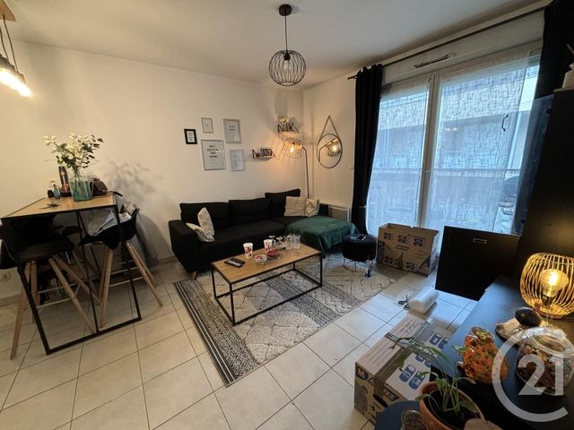 Appartement T2 à louer - 2 pièces - 36.0 m2 - VILLEFRANCHE SUR SAONE - 69 - RHONE-ALPES - Century 21 Coquillat Immobilier