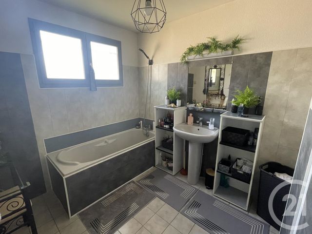 maison à louer - 5 pièces - 100.0 m2 - ST JULIEN - 69 - RHONE-ALPES - Century 21 Coquillat Immobilier