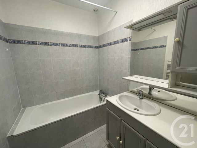 Appartement T2 à louer - 2 pièces - 43.84 m2 - VILLEFRANCHE SUR SAONE - 69 - RHONE-ALPES - Century 21 Coquillat Immobilier