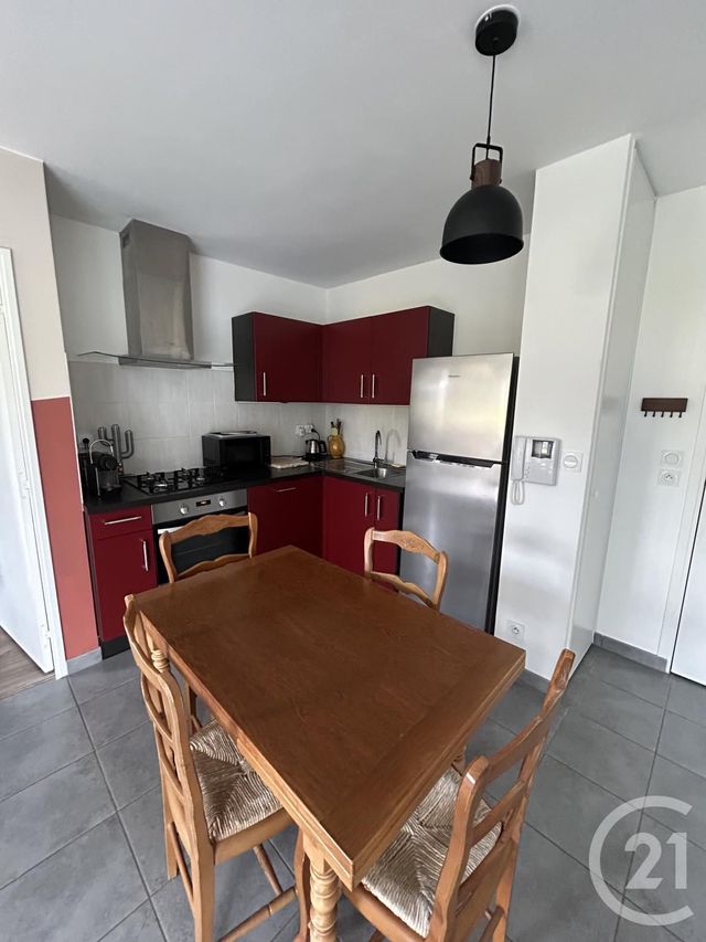 Appartement F2 à louer - 2 pièces - 42.6 m2 - NEUVILLE SUR SAONE - 69 - RHONE-ALPES - Century 21 Coquillat Immobilier