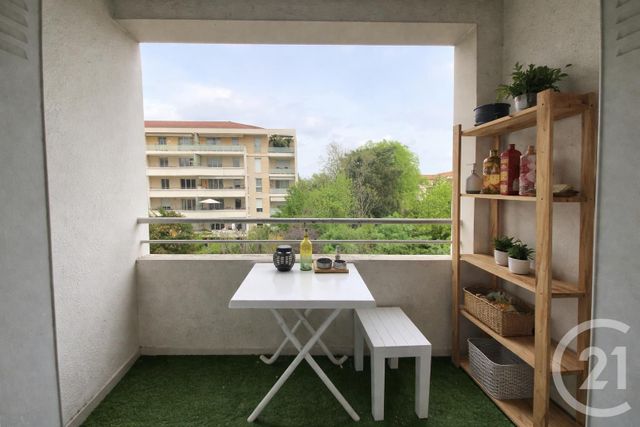 Appartement T3 à vendre - 3 pièces - 57.25 m2 - VILLEFRANCHE SUR SAONE - 69 - RHONE-ALPES - Century 21 Coquillat Immobilier