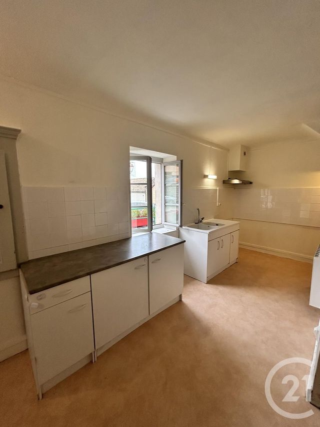 maison à louer - 4 pièces - 114.0 m2 - VAUX EN BEAUJOLAIS - 69 - RHONE-ALPES - Century 21 Coquillat Immobilier