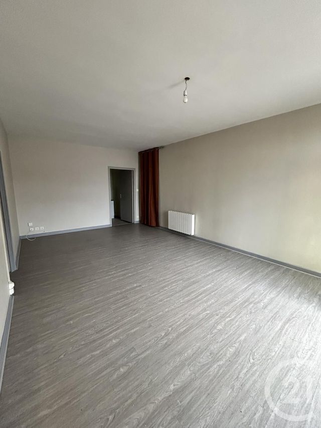 maison à louer - 4 pièces - 114.0 m2 - VAUX EN BEAUJOLAIS - 69 - RHONE-ALPES - Century 21 Coquillat Immobilier