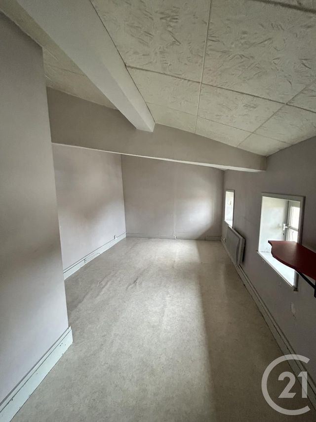 maison à louer - 4 pièces - 114.0 m2 - VAUX EN BEAUJOLAIS - 69 - RHONE-ALPES - Century 21 Coquillat Immobilier