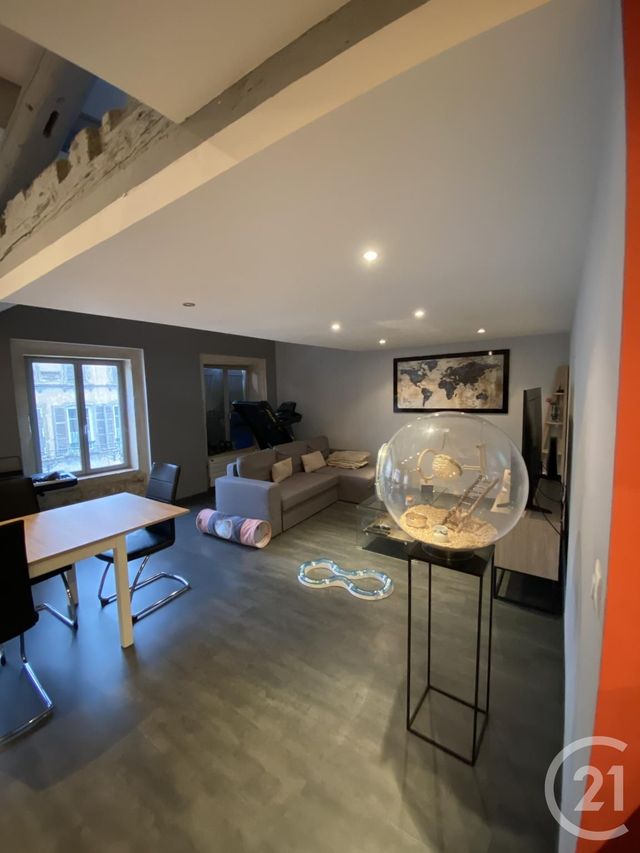 Appartement F2 à louer - 3 pièces - 76.21 m2 - VILLEFRANCHE SUR SAONE - 69 - RHONE-ALPES - Century 21 Coquillat Immobilier