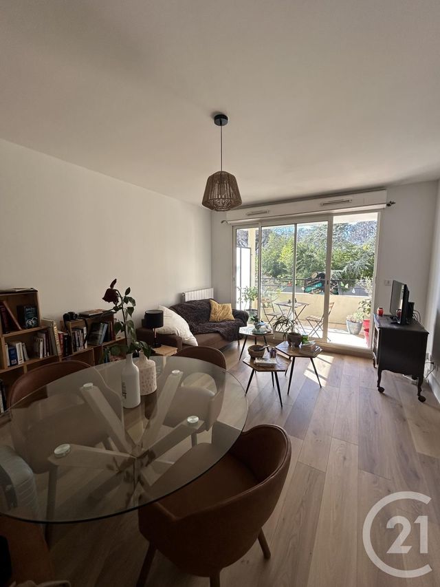 Appartement F2 à louer - 2 pièces - 43.09 m2 - VILLEFRANCHE SUR SAONE - 69 - RHONE-ALPES - Century 21 Coquillat Immobilier