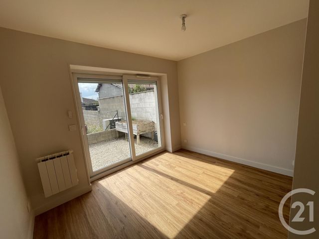 Appartement F2 à louer - 2 pièces - 36.1 m2 - SAVIGNEUX - 01 - RHONE-ALPES - Century 21 Coquillat Immobilier